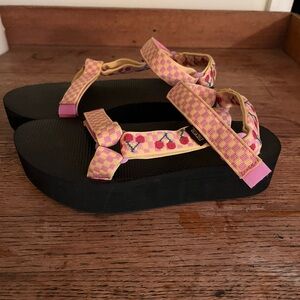 Teva Universal Flatform Sandal